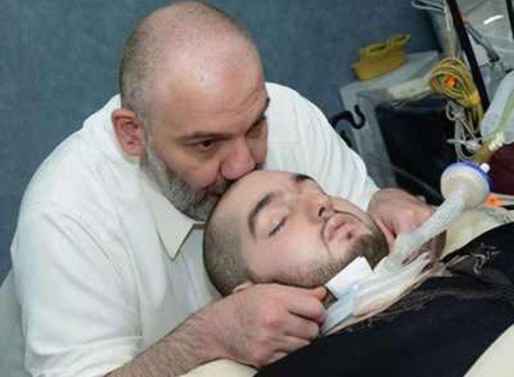 خالد بن طلال يقرر نقل ابنه الوليد للمنزل بعد 9 سنوات على السرير الأبيض بالمستشفى
