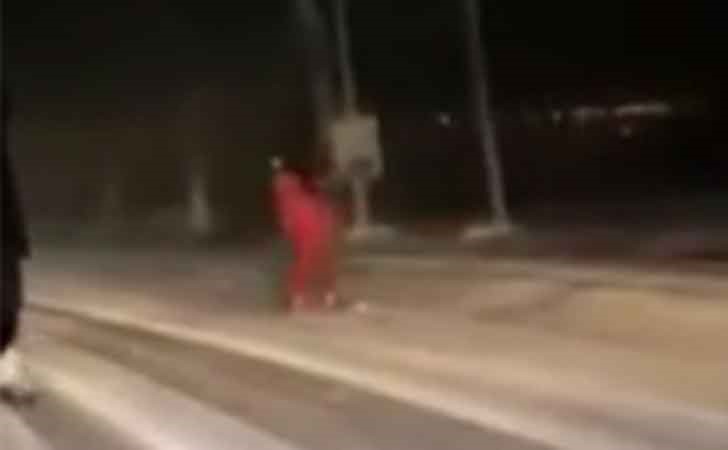 بالفيديو.. لبناني يتزلج على طريق سريع ويزاحم السيارات 