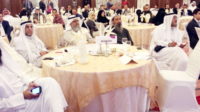 د محمد الشرهان يتوسط الفوزان والهندي والطوق