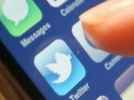 "تويتر" يجمع فتاة بأخيها في السعودية بعد 15 عاماً.. وتكتشف أنه في نفس الحي