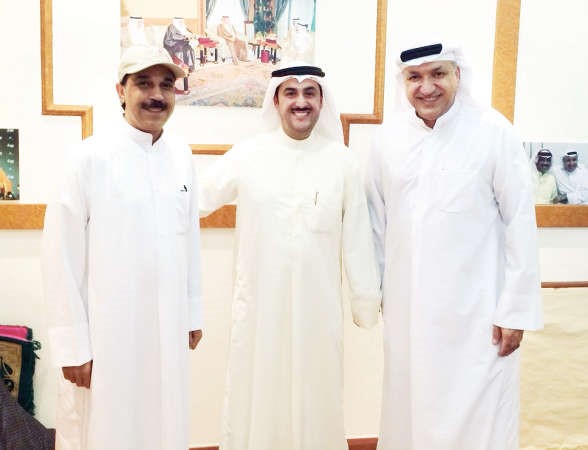 العميري يتوسط عبدالله الرويشد وسالم الهندي﻿