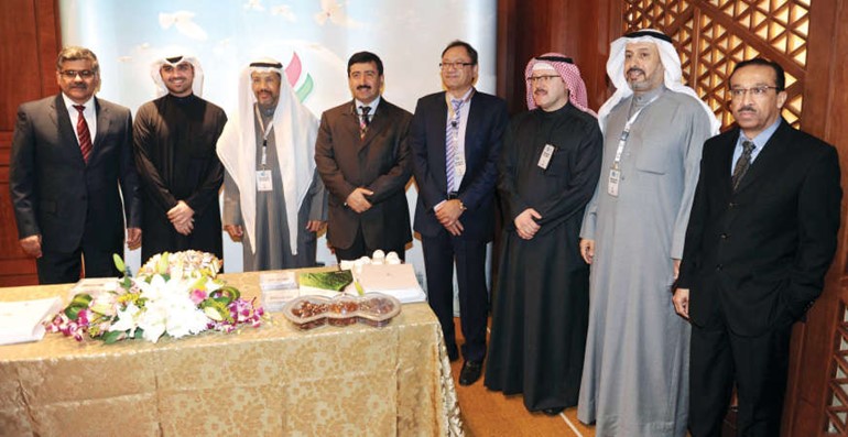المطيري متوسطا حاتم العوضي وخالد العسعوسي وشكري المحروس وخالد العوضي
