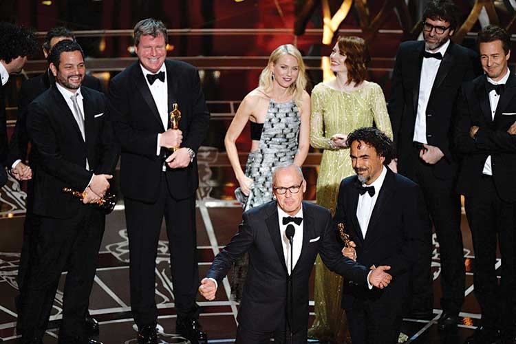 طاقم الفيلم الفائز بيردمان