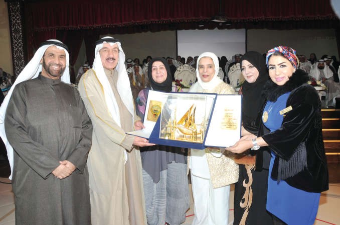 درع تقديرية لمحافظ الجهراء