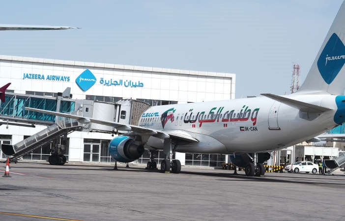 طيران الجزيرة تحتفل باعياد الكويت الوطنية