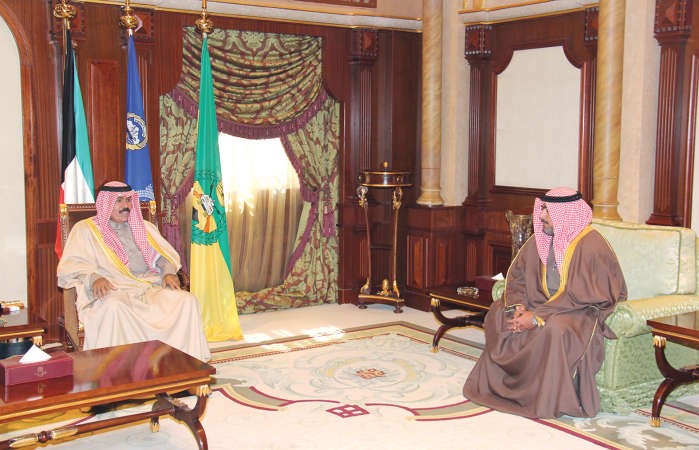 سمو ولي العهد الشيخ نواف الاحمد مستقبلا الشيخ ثامر العلي ﻿