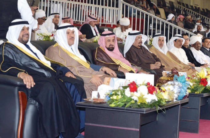ممثل سمو الامير وزير الاعلام ووزير الدولة للشباب الشيخ سلمان الحمودفي افتتاح البطولة ﻿