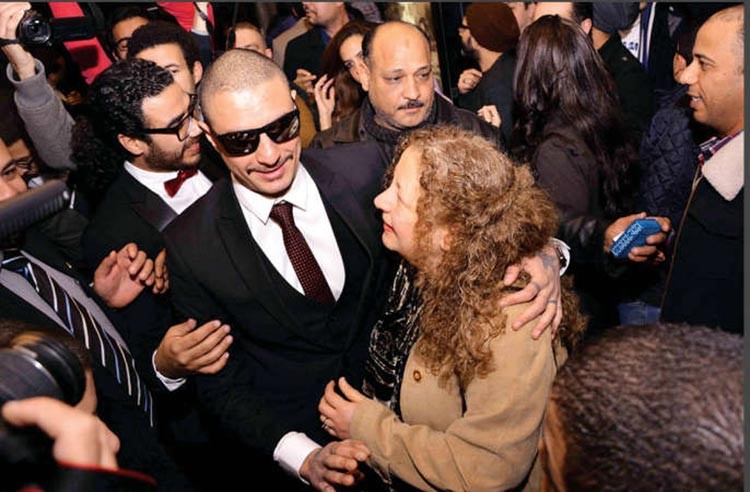 سمية الالفي مع ابنها احمد