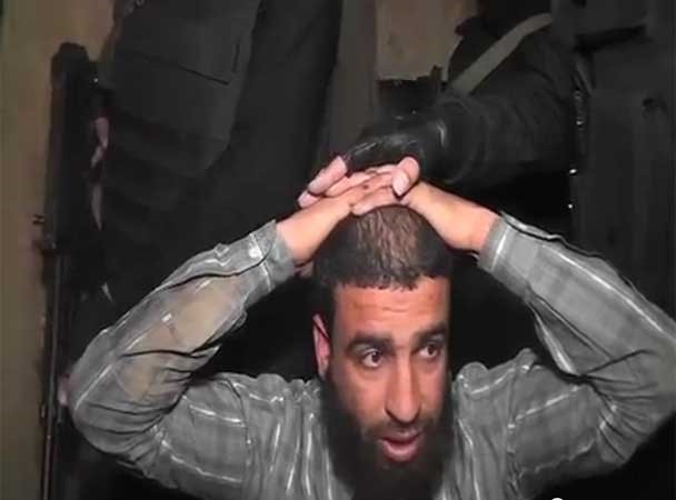 بالفيديو.. مصري بايع الخليفة الداعشي.. وبعد القبض عليه: هحلق دقني.. كنت بهزر