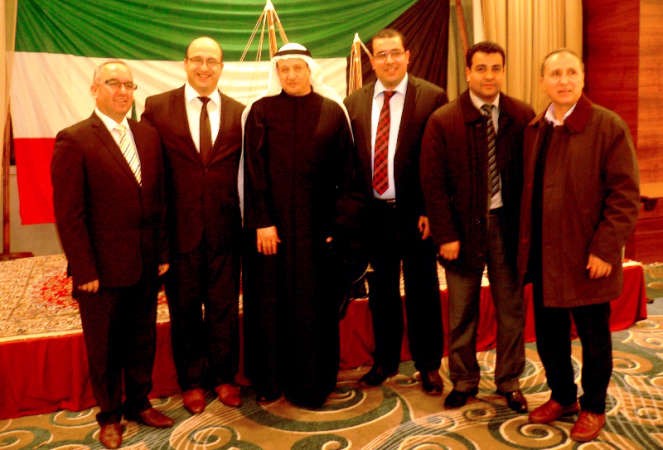 سفيرنا في الجزائر سعود الدويش متوسطا عددا من رؤساء الجامعات ورجال الاعلام﻿