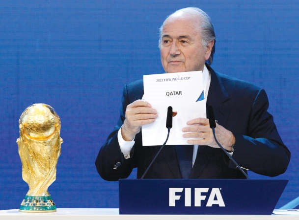 بلاتر لحظة اعلانه نيل قطر شرف تنظيم كاس العالم 2022