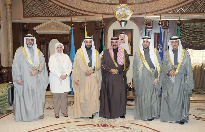 سمو ولي العهد الشيخ نواف الاحمد مستقبلا دعلي العمير ووفد هيئة البيئة