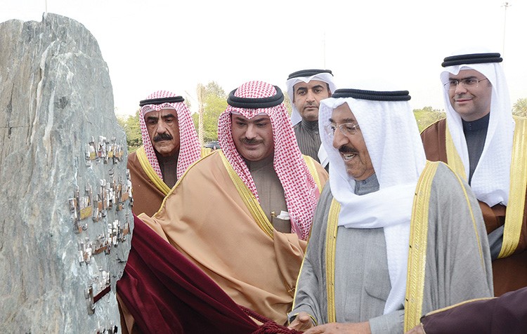 الأمير افتتح مشروع الحديقة النباتية في قصر بيان 