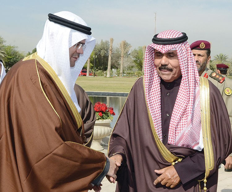 سمو ولي العهد وترحيب من عبدالعزيز اسحق