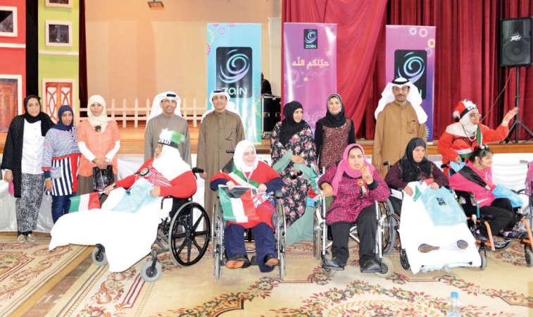 موظفو الشركة مع ذوي الاحتياجات الخاصة ﻿