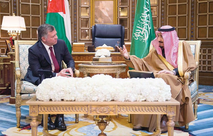 خادم الحرمين الشريفين الملك سلمان بن عبدالعزيز خلال مباحثاته مع عاهل الاردن الملك عبد الله الثاني في الرياض امس	 واس ﻿