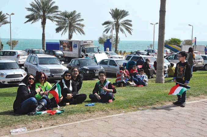 الاحتفال على شاطئ الخليج﻿