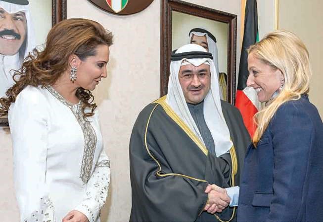 السفير معرفي وحرمه يرحبان بالسفيرة الاميركية في فيينا﻿