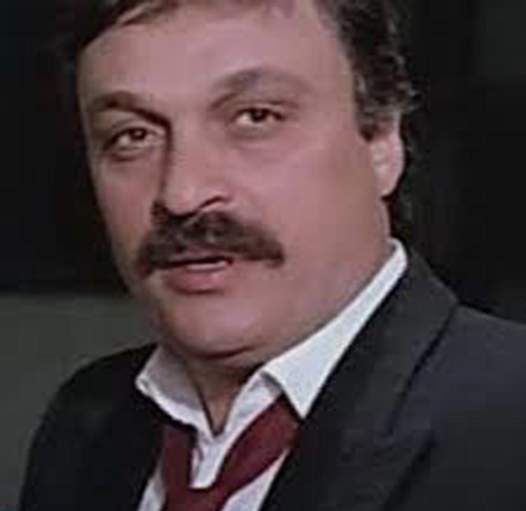 محمد وفيق يدخل العناية المركزة