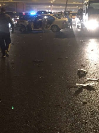 مركبة انحرفت واغلقت الطريق على الدائري الخامس﻿