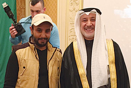 الزميل ماضي الهاجري مع سفيرنا لدى اوكرانيا يوسف القبندي خلال الاحتفال﻿