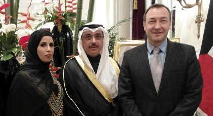 سفيرنا لدى الاتحاد السويسري بدر التنيب مستقبلا المهنئين﻿