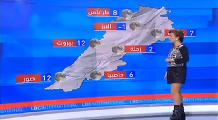 بالفيديو.. مذيعة لبنانية ترتكب خطأ فادحا على الهواء 