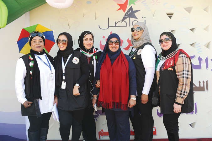 منى المطيري مع عضوات اللجنة النسائية لرئيس مجلس الامة م مرزوق الغانم﻿