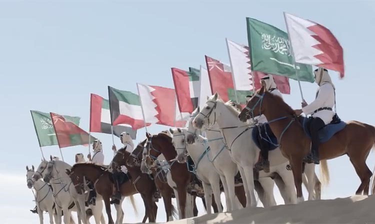 بالفيديو.. بعد فوز ولي عهد دبي ببطولة الخليج للقدرة في الكويت.. مغردون يتداولون قصيدته في حب الكويت والخليج 