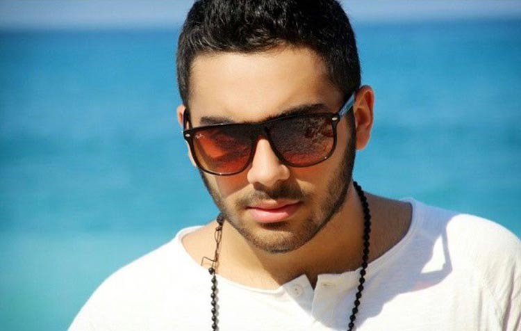 بالصور.. شبيه تامر حسني اللبناني يأسر قلوب الفتيات على "إنستغرام"