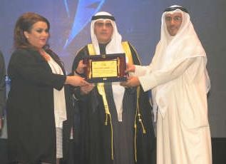 وتكريم الفنانة منى شداد 