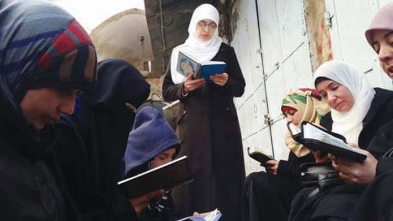 تحفيظ القران وعلوم الدين احد معالم وقف مصاطب العلم في المسجد الاقصى﻿