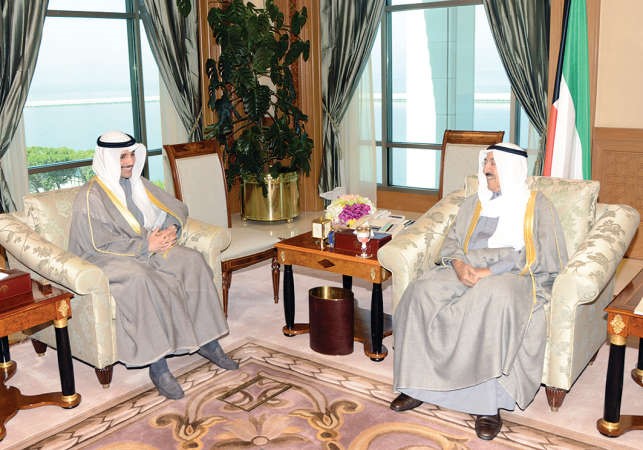 صاحب السمو الامير الشيخ صباح الاحمد مستقبلا رئيس مجلس الامة مرزوق الغانم﻿