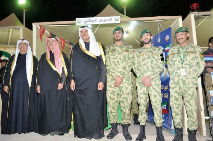 الشيخ سلمان الحمود واحمد الرجيب في جناح الحرس