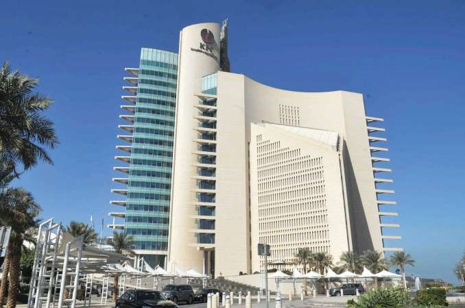 خلافات وتباين وجهات نظر بين اعضاء مجلس ادارة مؤسسة البترول حول باكدج تقاعد القيادات النفطية والزيادات السنوية