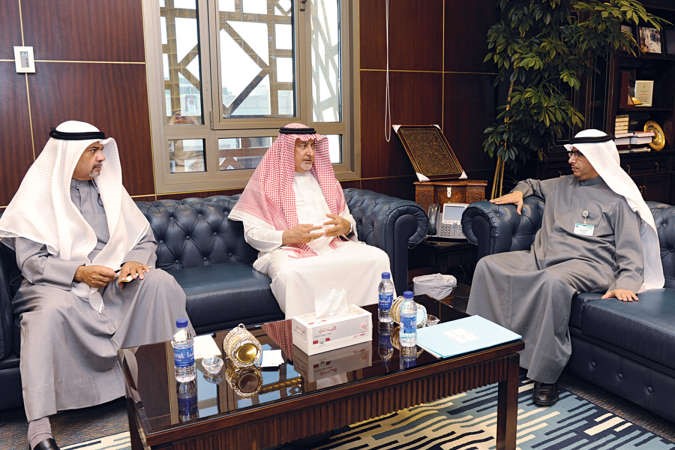 محمد العتيبي مستقبلا دعبدالعزيز التويجري