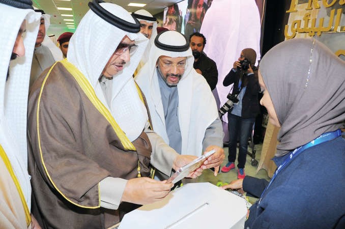 سمو رئيس مجلس الوزراء الشيخ جابر المبارك اثناء حفل وضع حجر الاساس لمشروع الوقود البيئي
