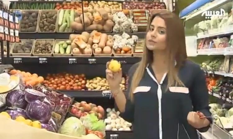 بالفيديو.. تعرف على سبب وجود ملصقات صغيرة على الفواكة