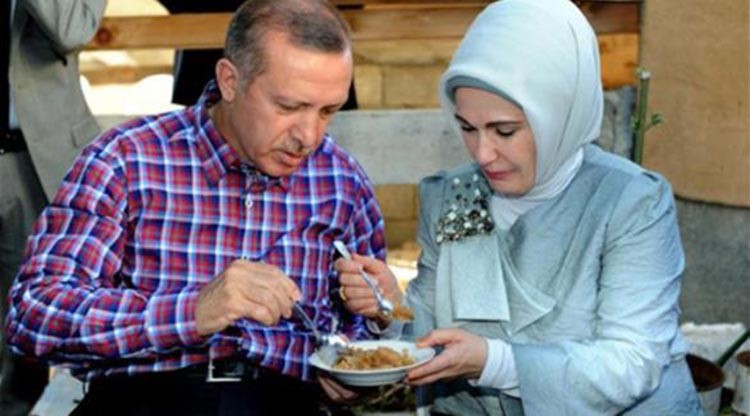 مختبر لفحص طعام أردوغان خوفاً من تسميمه
