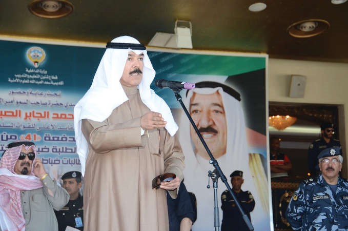 الشيخ محمد الخالد يوجه ملاحظات خلال بروفة حفل التخرج﻿