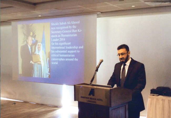 دطارق العيناتي اثناء المحاضرة 