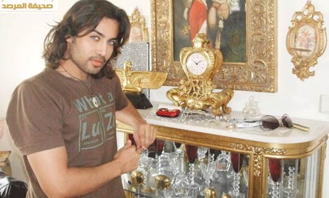 شاهد.. شقيقة الفنان "تومي عمران" تهديه سيارة مرسيدس في سلطنة عمان‎