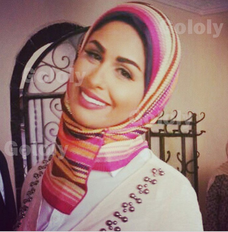 مي سليم مطالبة بارتداء الحجاب بسبب هذه الصورة.. شاهد
