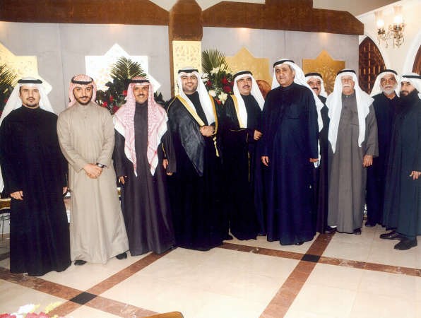 دمحمد طالب وفواز الحربي ونايف المطيري ونجله علي يباركون
﻿
