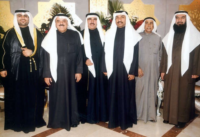 يوسف الحسينان واللواء اديب السويدان يباركان﻿