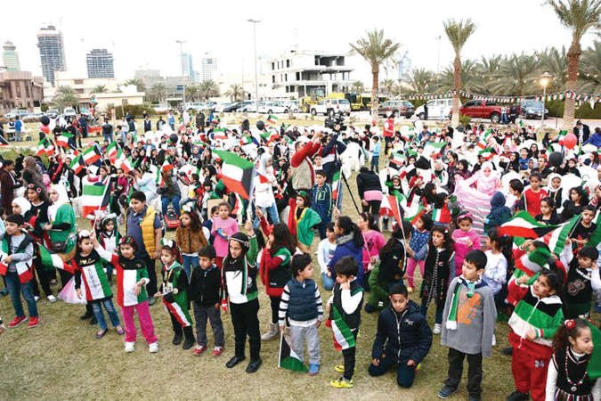 حضور حاشد للاهالي في احتفالات فبراير
