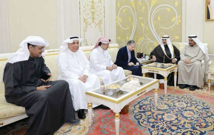 سمو الشيخ ناصر المحمد مستقبلا جون تود وناصر بن خليفة العطية﻿