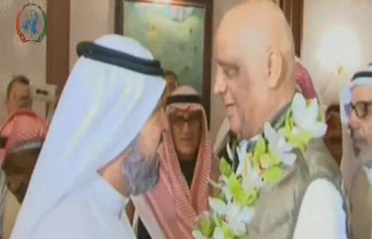 بالفيديو.. عودة «الفارس الأسمر» الأسطورة كميل بعد رحلة العلاج