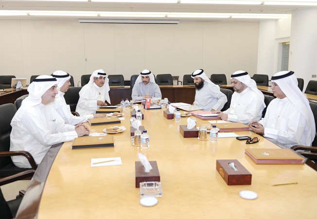 رئيس مجلس الامة مرزوق الغانم مترئسا اجتماع مكتب المجلس﻿
