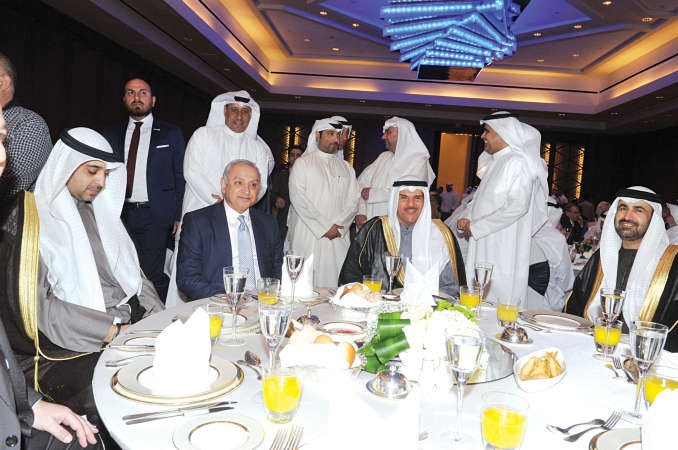 الشيخ سلمان الحمود والشيخ محمد العبدالله ود بدر العيسى والسفير رحمة حسين الزعابي